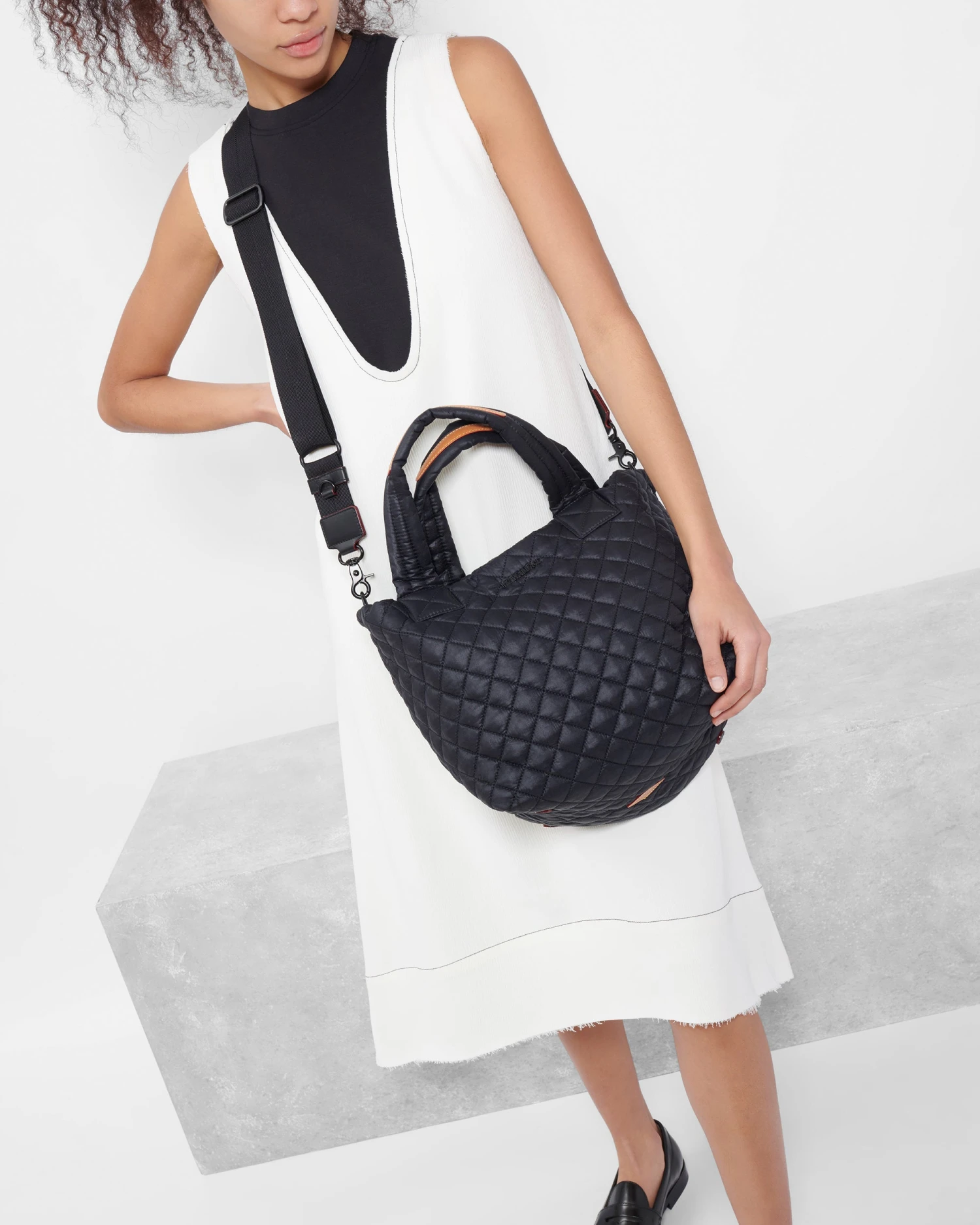 Black Small Metro Tote Deluxe 4 Black Small Metro Tote Deluxe - Image 4