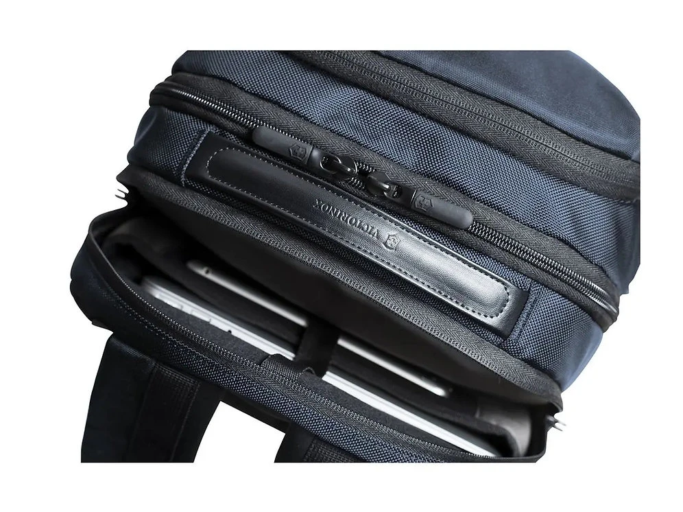 Victorinox Altmont Professional Deluxe Travel Laptop Backpack 11 Victorinox Altmont Professional Deluxe Travel Laptop Backpack - Image 11