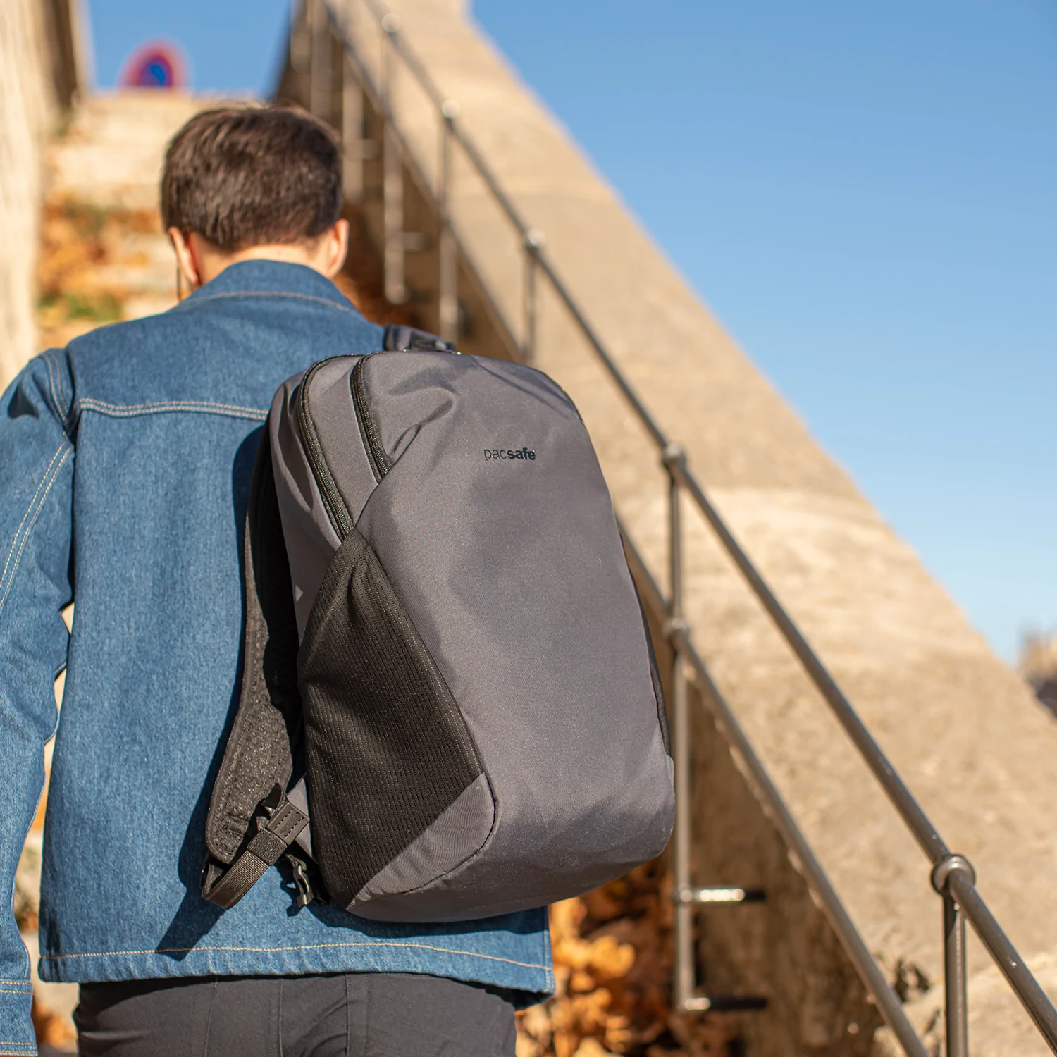 Pacsafe Vibe 20L Anti-Theft Backpack 15 Pacsafe Vibe 20L Anti-Theft Backpack - Image 15