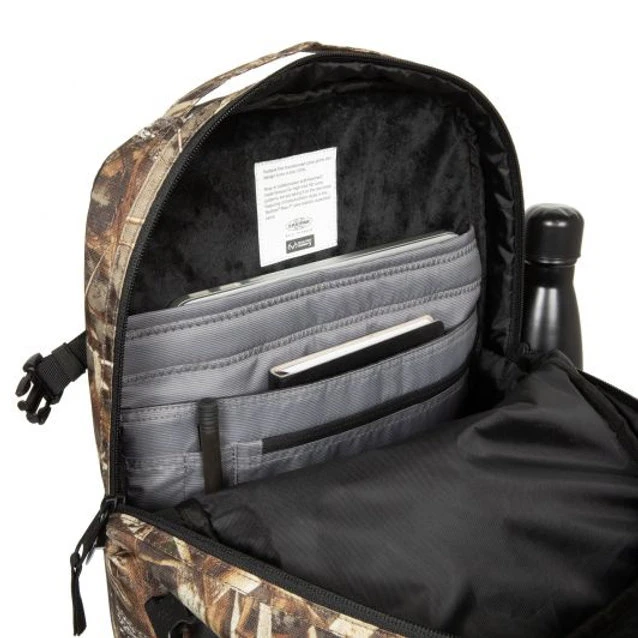 Eastpak Tecum Real Tree Camo -Medium 2 Eastpak Tecum Real Tree Camo -Medium - Image 2