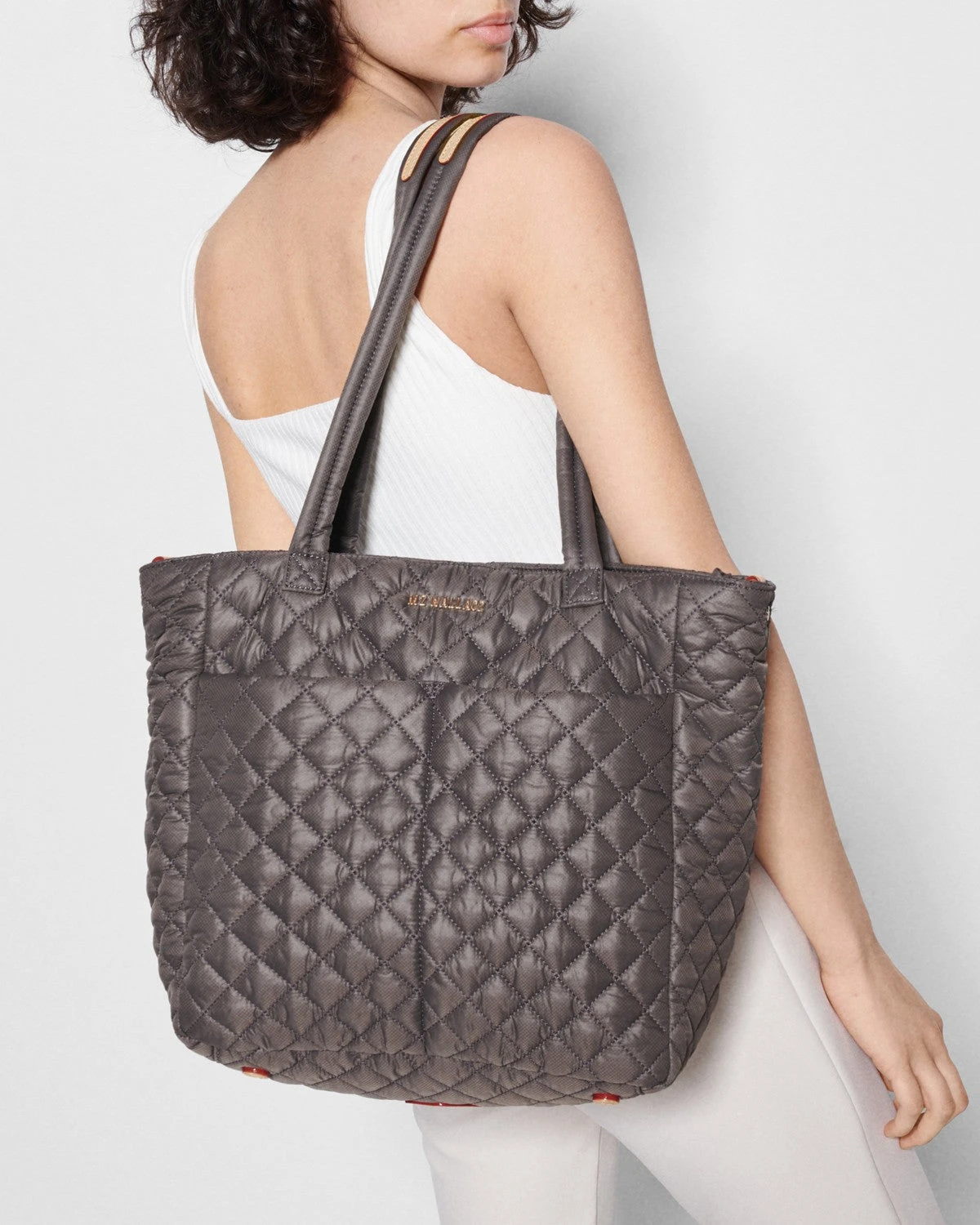 Magnet Metro Quatro Tote 1 Magnet Metro Quatro Tote