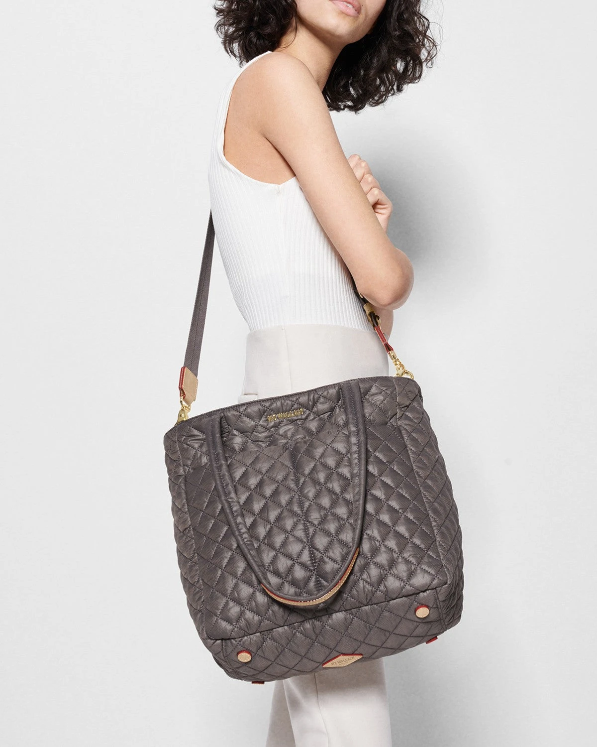 Magnet Metro Quatro Tote 2 Magnet Metro Quatro Tote - Image 2